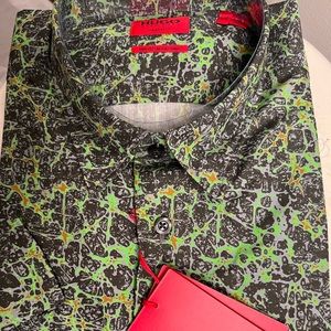 Hugo Boss Button up shirt/Green and Black size Medium